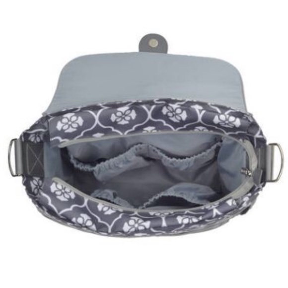 JJ Cole convertible diaper bag - Picture 2 of 3